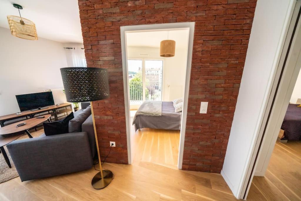 T3 Brooklyn - Luminous - - Wifi - Parking * Nanterre